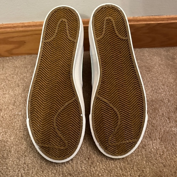 Nike Blazer Mid 77 Shoes - Picture 4 of 6